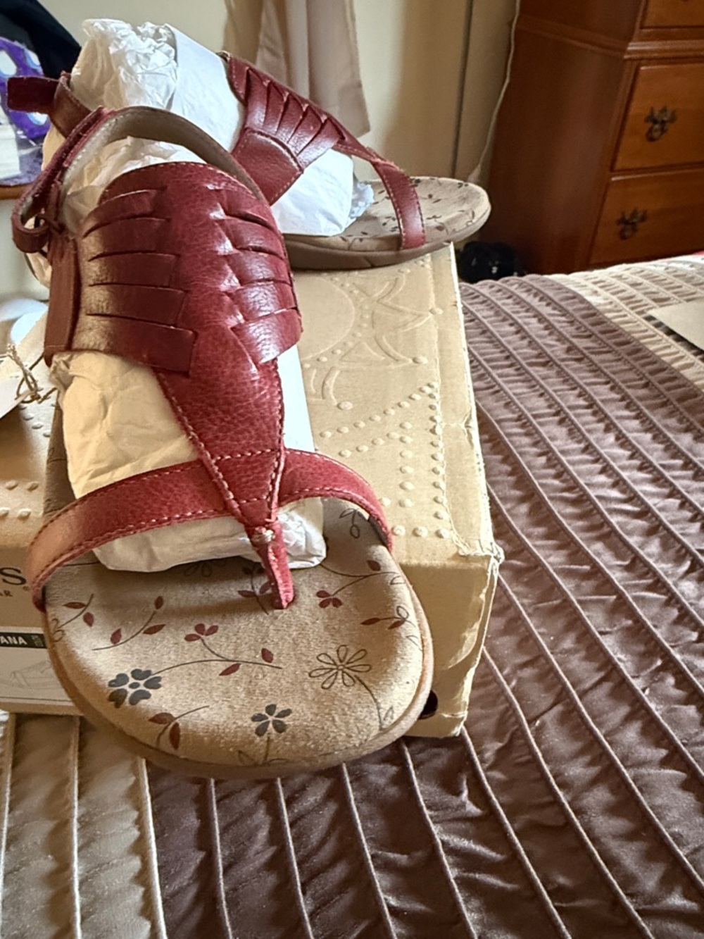 NIRVANA Women's Red Leather Slingback Sandals.  Taos.  Make offer! - Picture 5 of 6